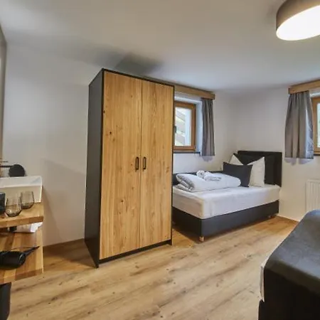Wallehen By We Rent, Jokercard Included *