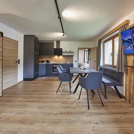 Wallehen By We Rent, Jokercard Included *