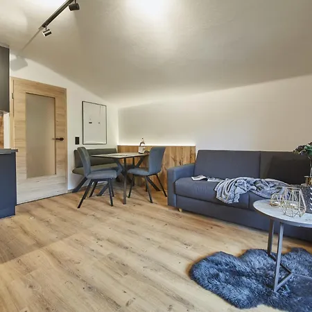 Wallehen By We Rent, Jokercard Included *