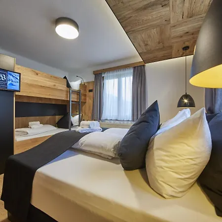 Wallehen By We Rent, Jokercard Included *